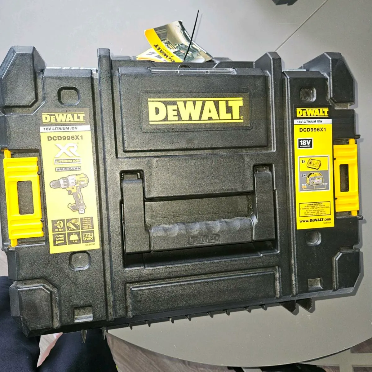 Dewalt drill and radio - Image 1
