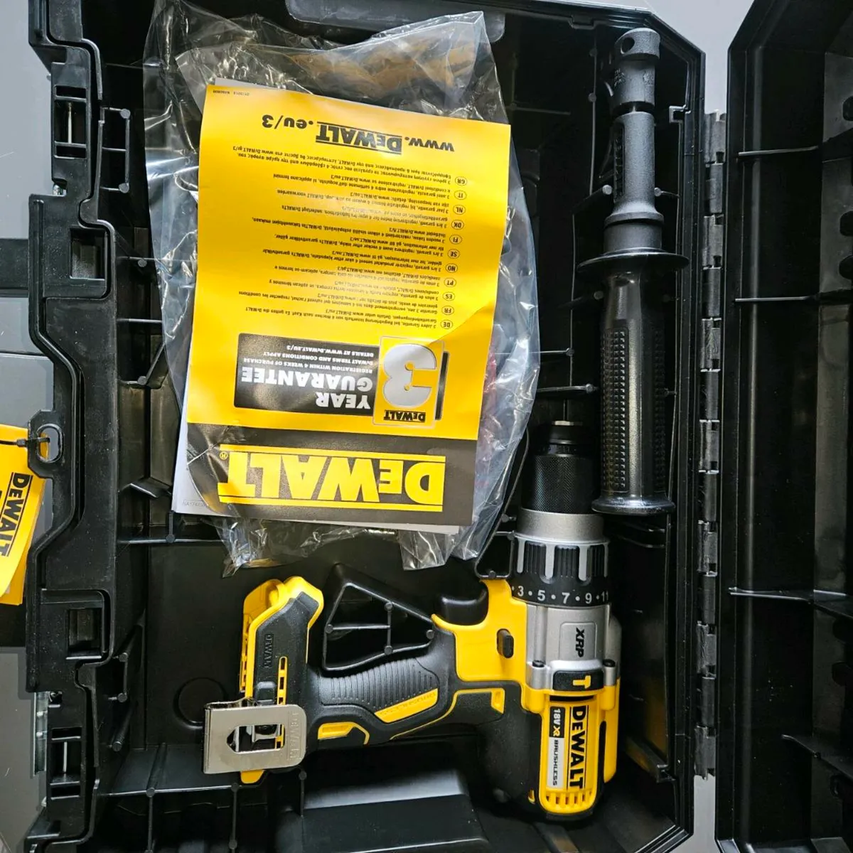 Dewalt drill and radio - Image 2