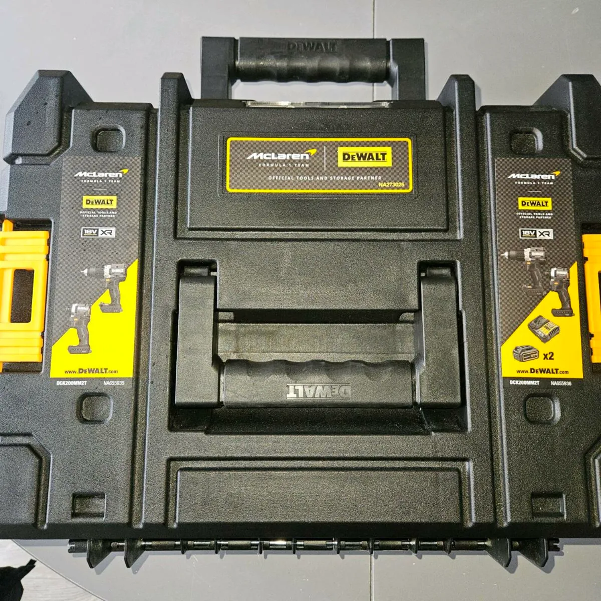 Dewalt drill and radio - Image 4