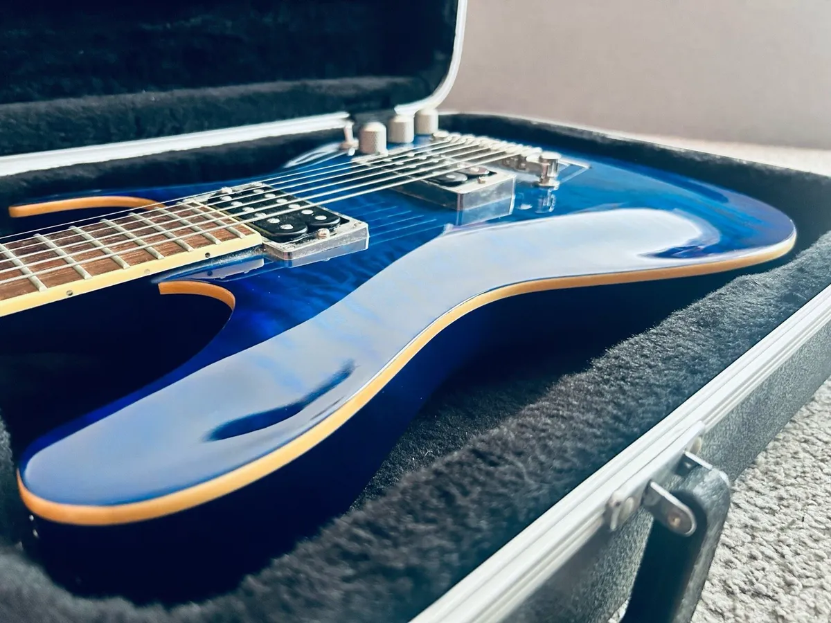 Ibanez SZ520QM electric guitar with Hardcase - Image 2