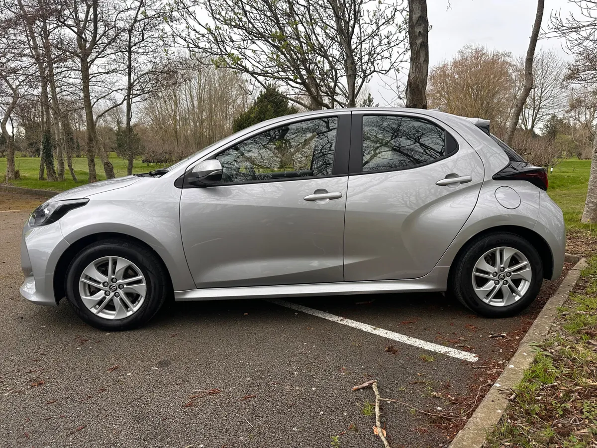 Toyota Yaris 2022 hybrid - Image 4