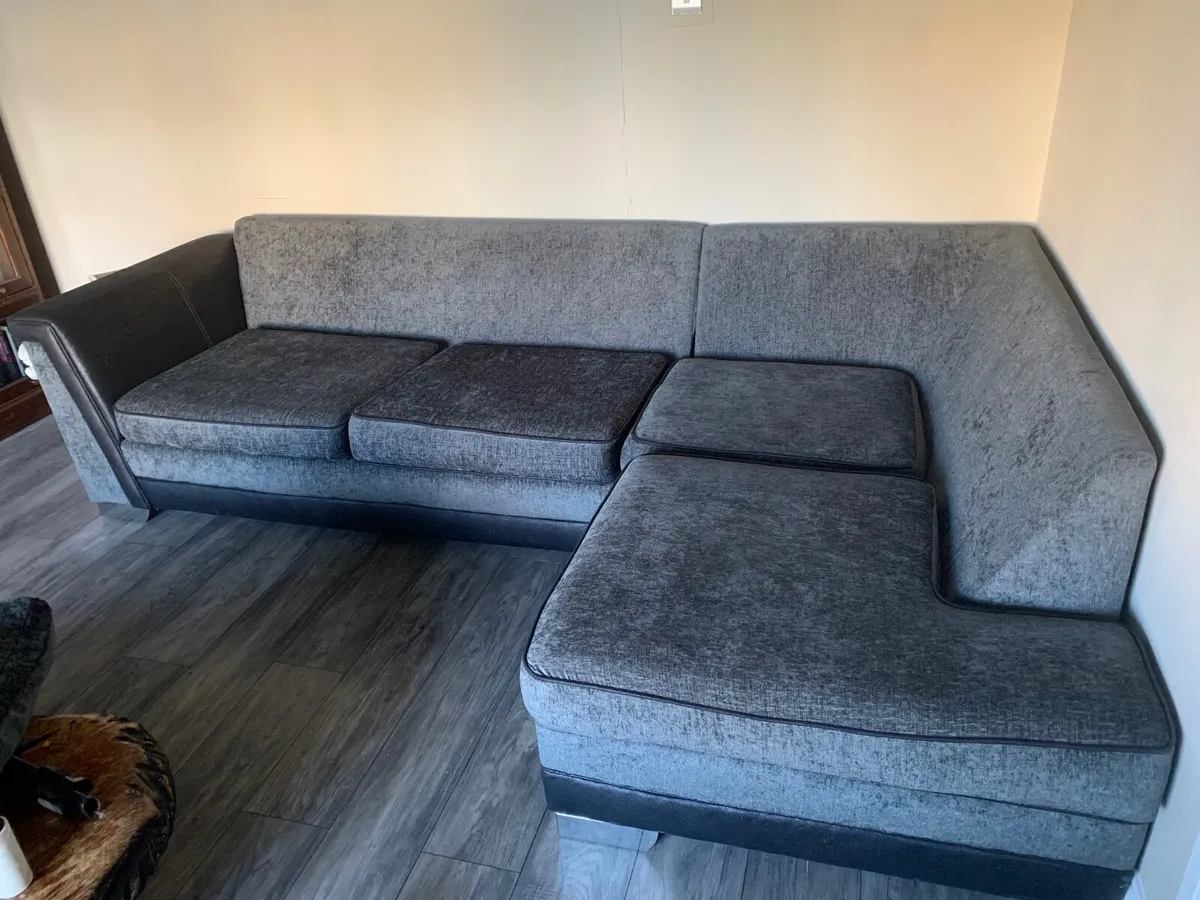 L shaped corner sofa - Image 2