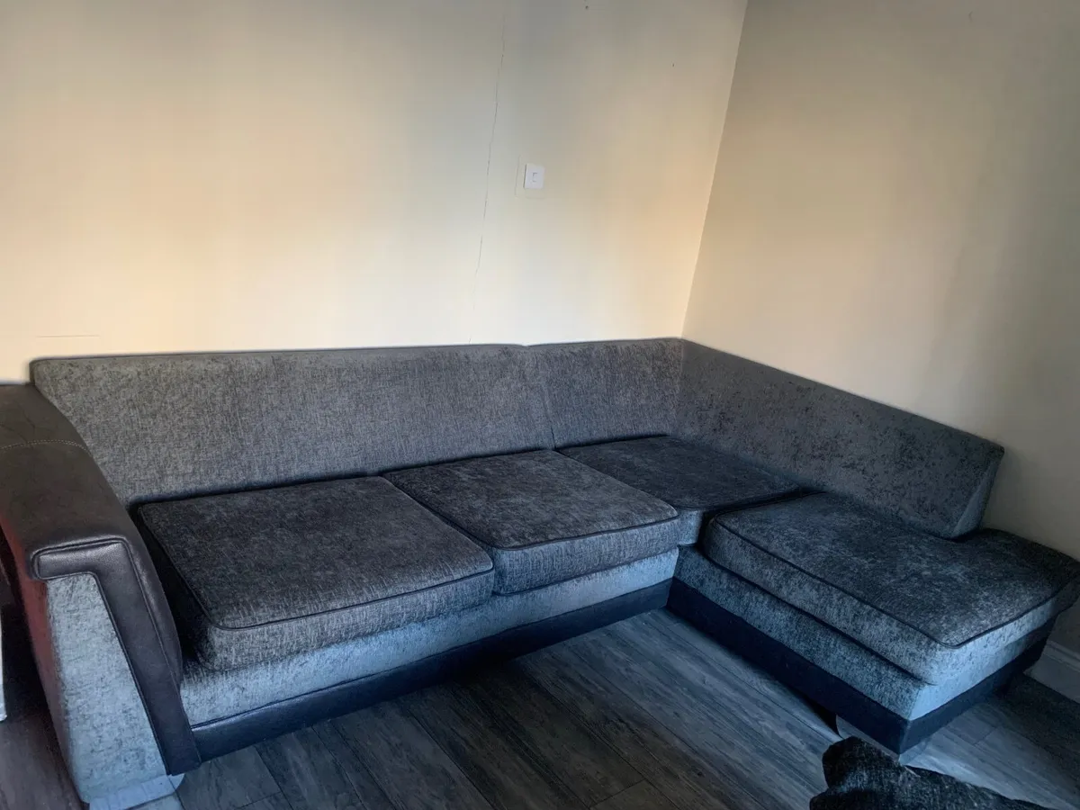 L shaped corner sofa - Image 3