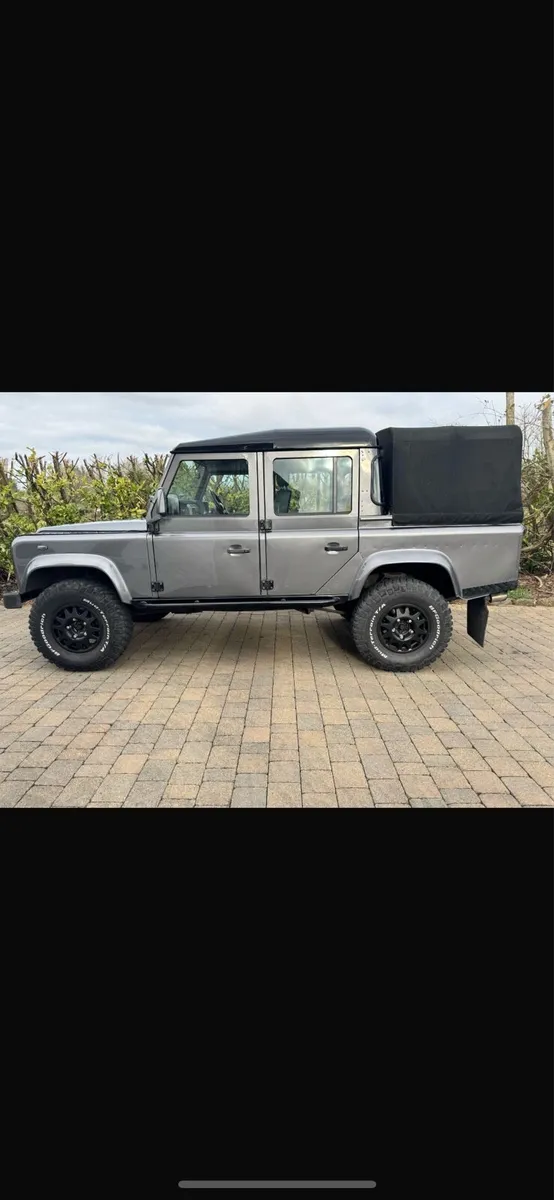 Land Rover Defender - Image 2
