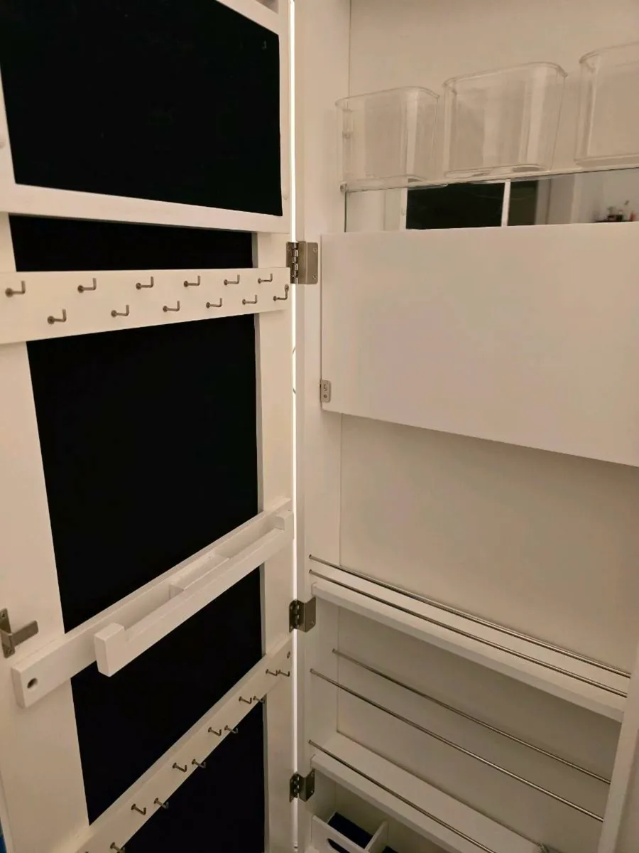 Wall jewellery cabinet with mirror - Image 4