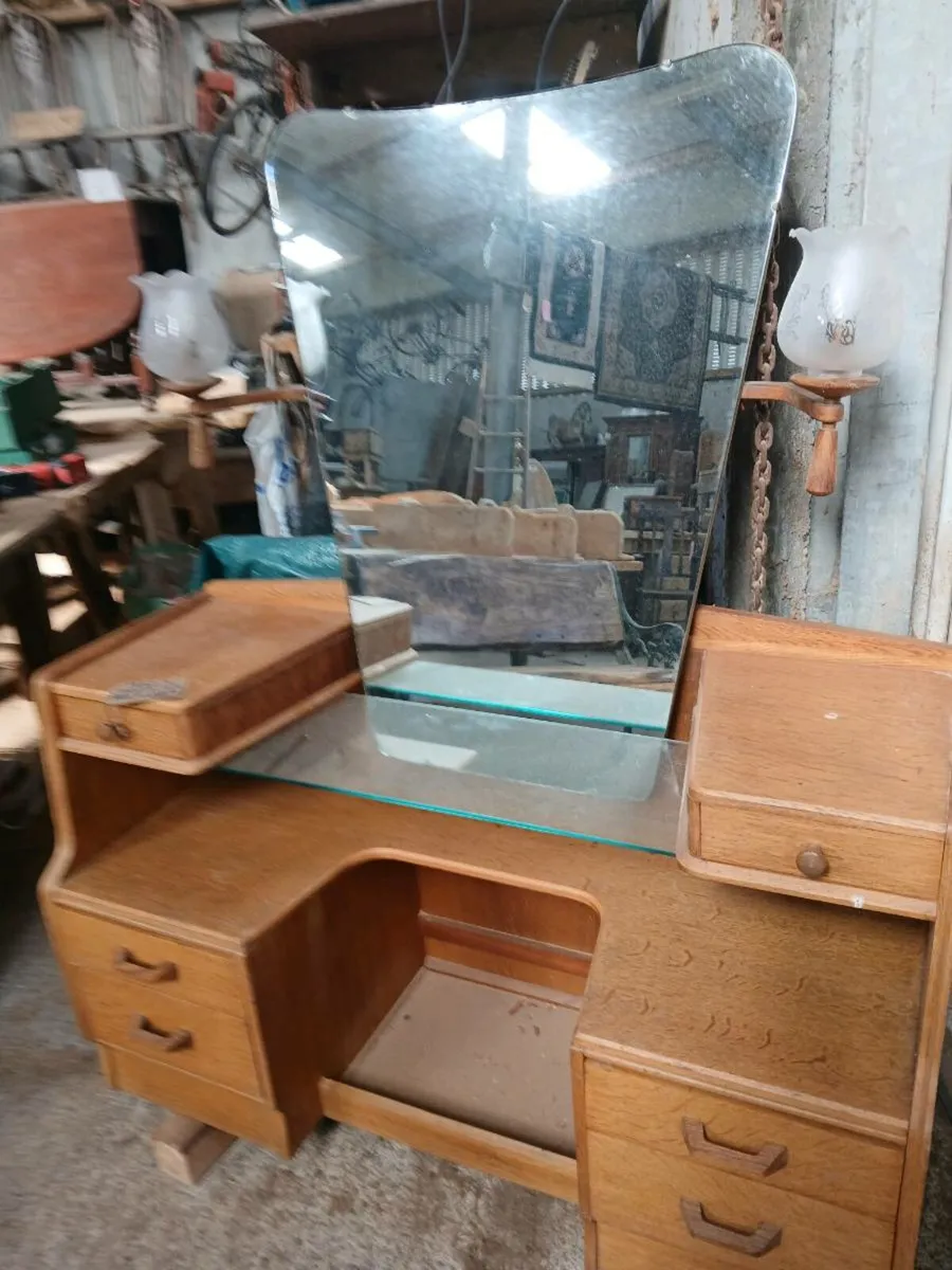 Corner cabinets and blanket boxes - Image 4
