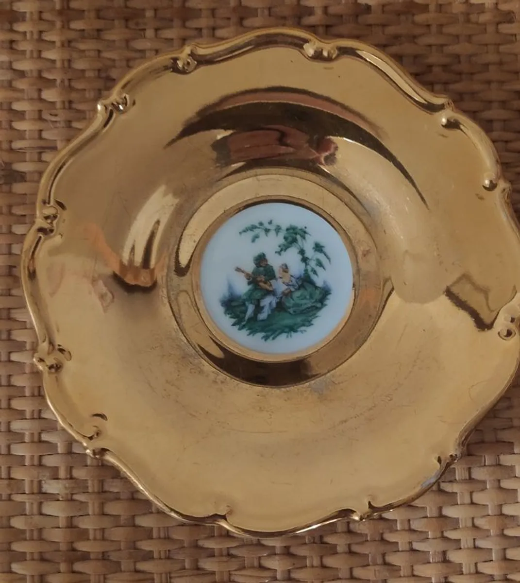 Vintage  gilt sugar bowl with lid &  saucer made in Czechoslovakia - Image 2