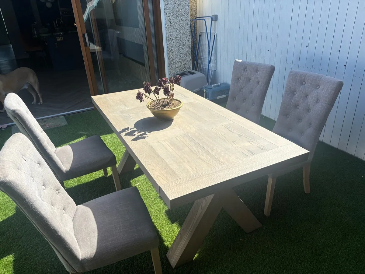 Kitchen table & chairs - Image 4