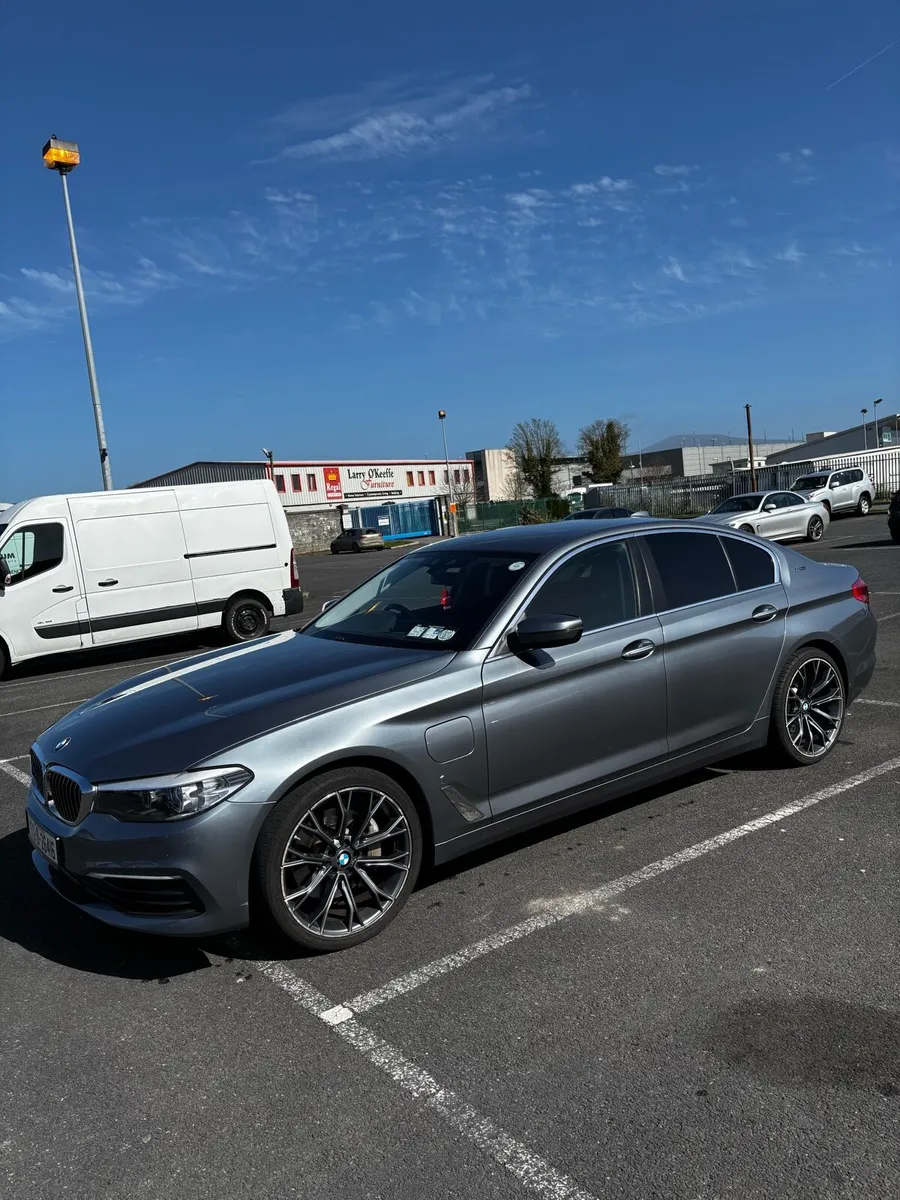 BMW 5 Series 530E Auto - Image 1