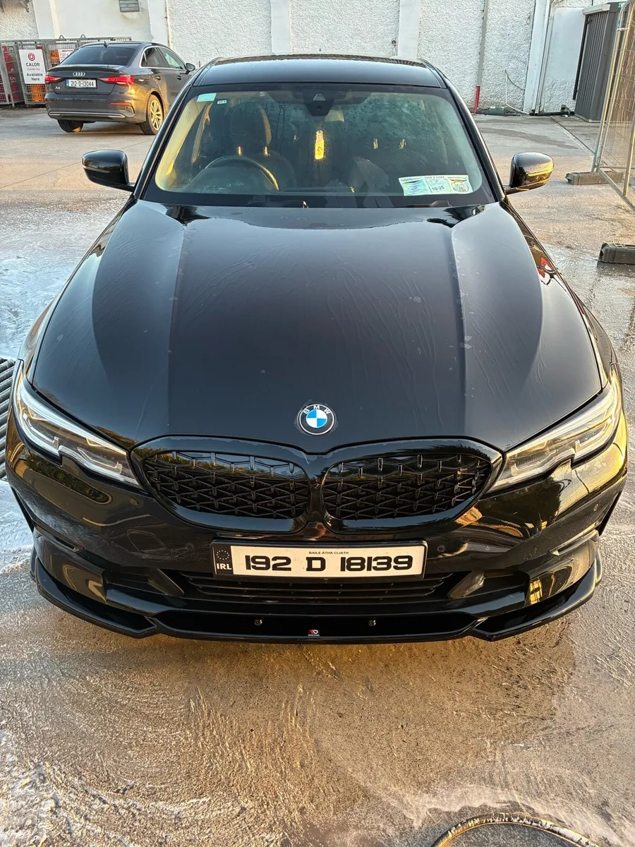 BMW 3 - Image 1