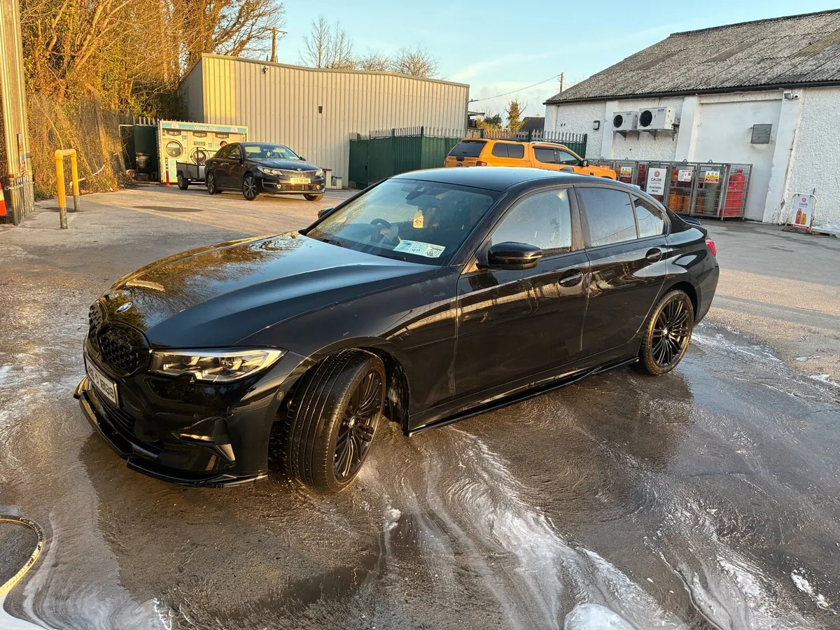 BMW 3 - Image 3