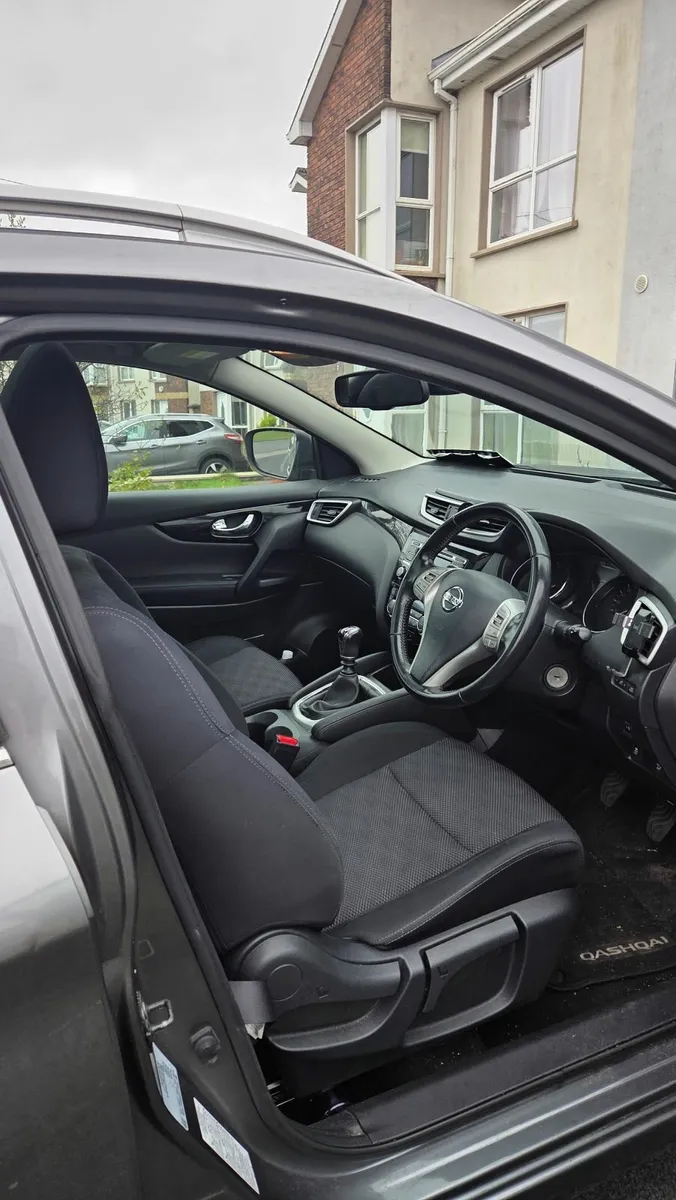 Nissan Qashqai 2016 Panoramic Roof - Image 2