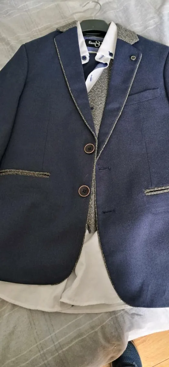 Child's suit - Image 3