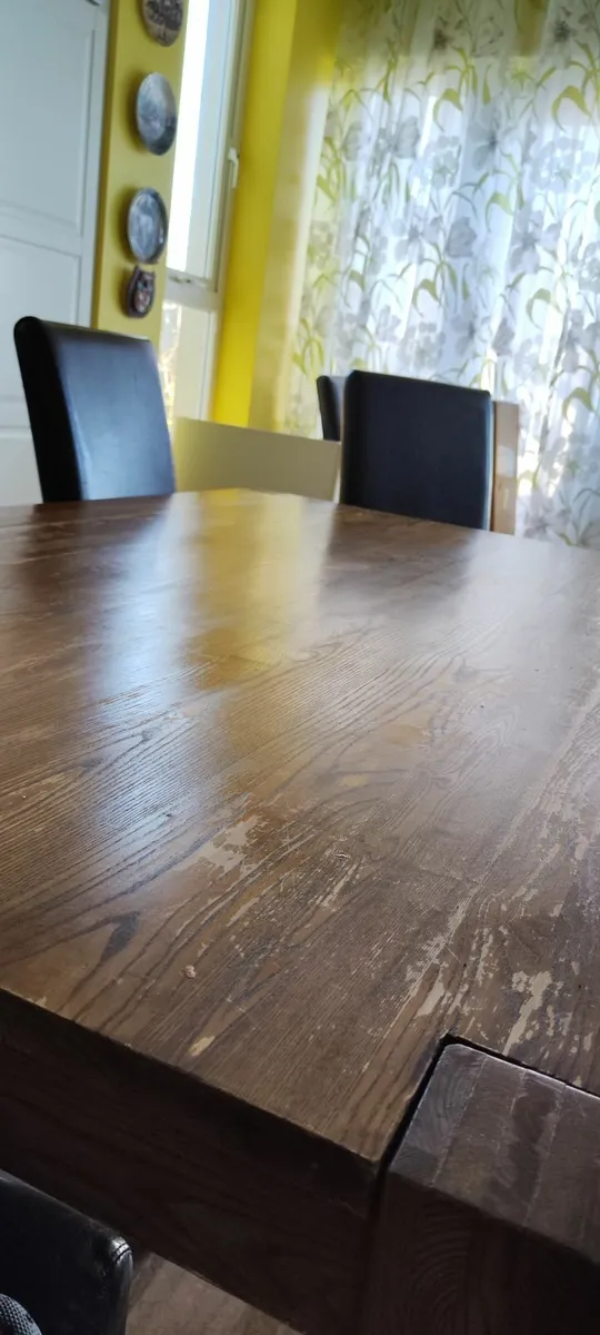 Oak very heavy Kitchen table with 5 later chair - Image 1