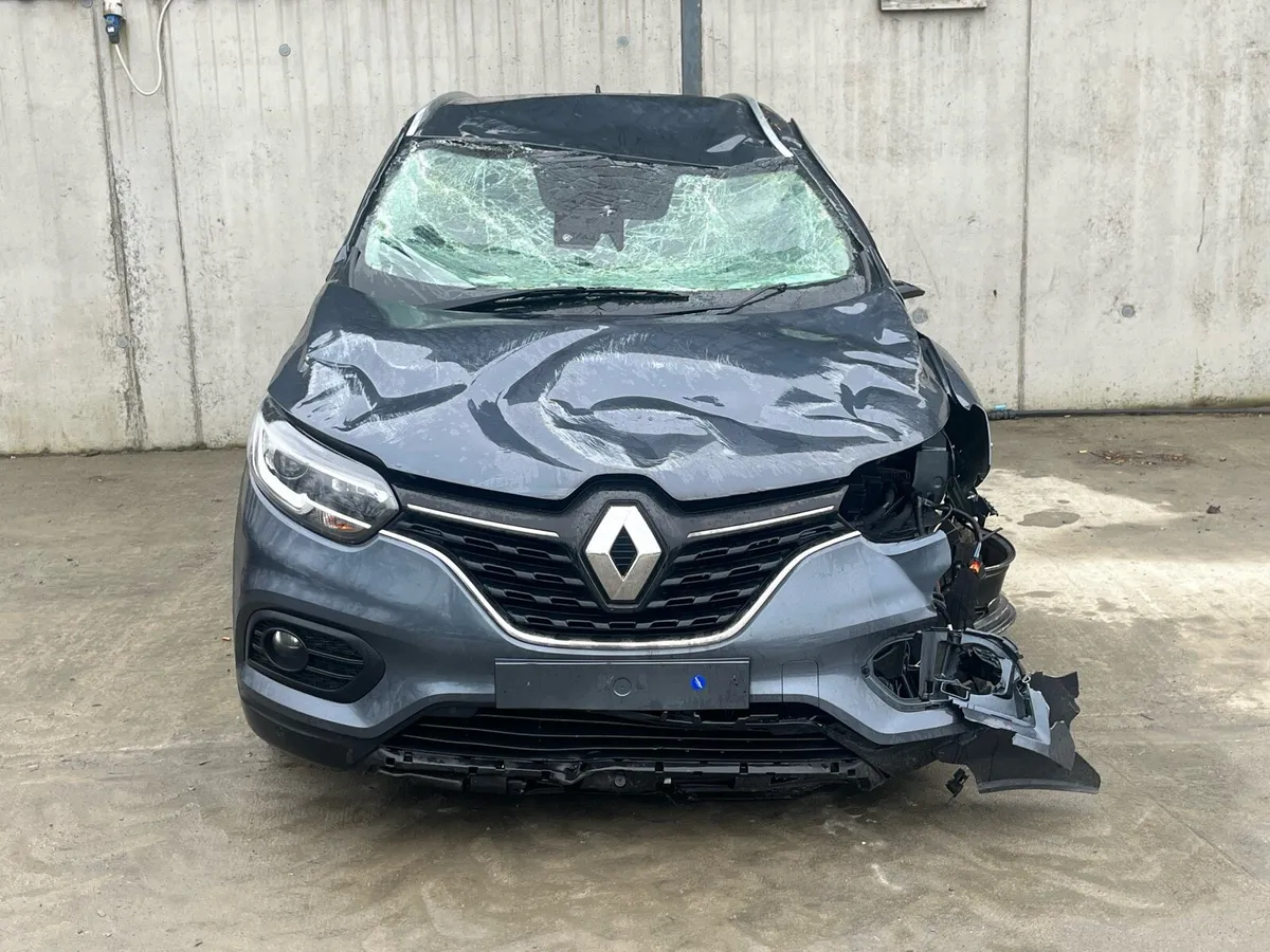 2021 Renault Kadjar for parts - Image 1
