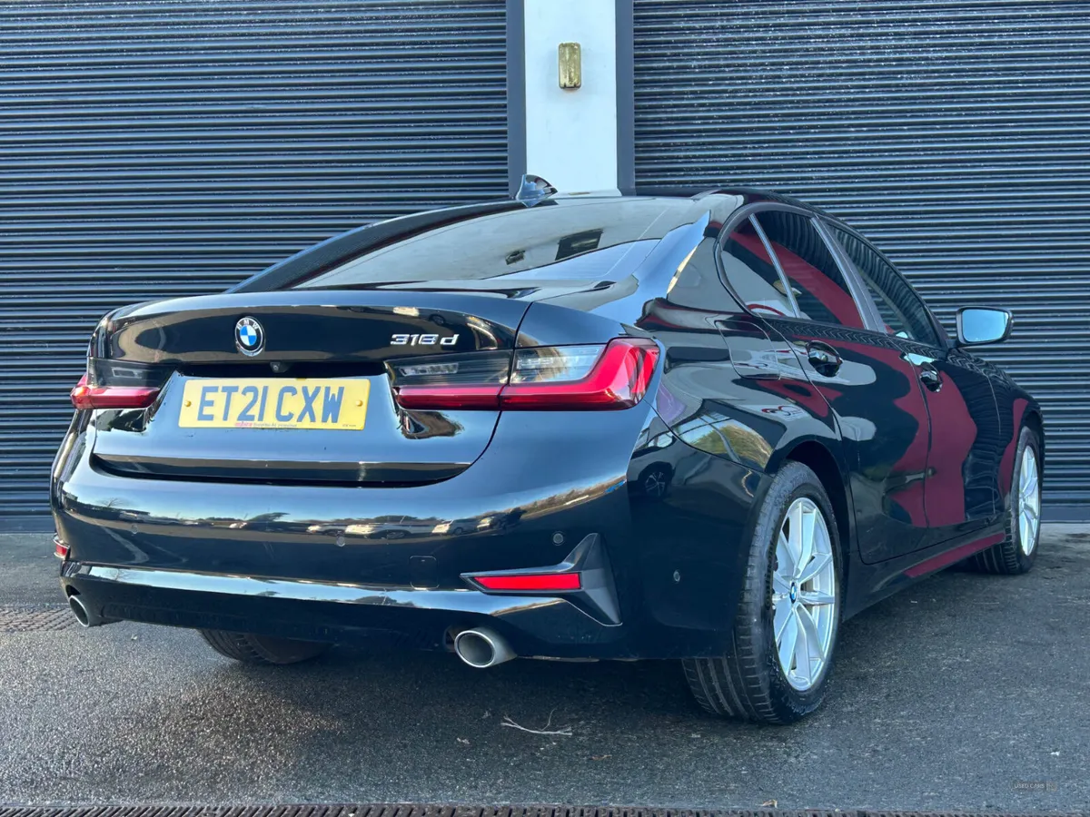 BMW 3-Series 2021 - Image 3