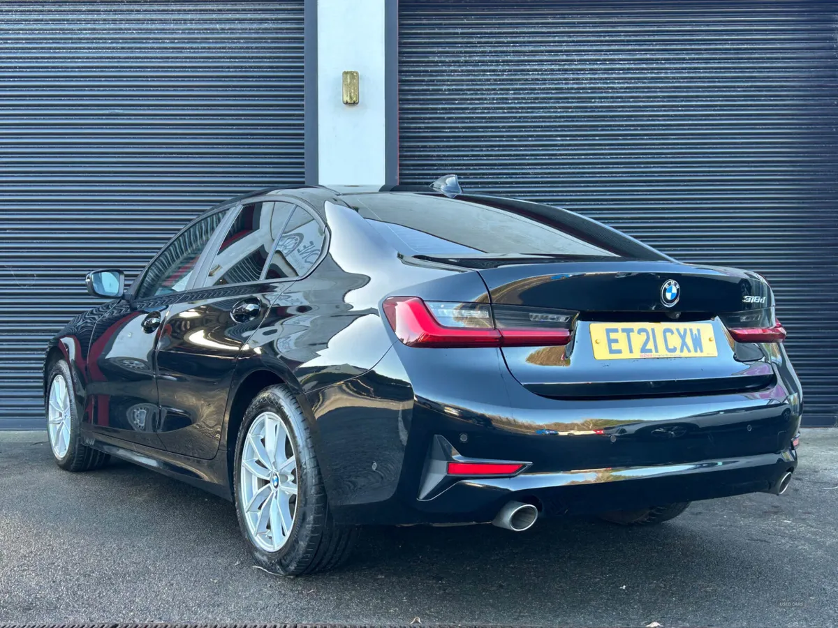 BMW 3-Series 2021 - Image 4