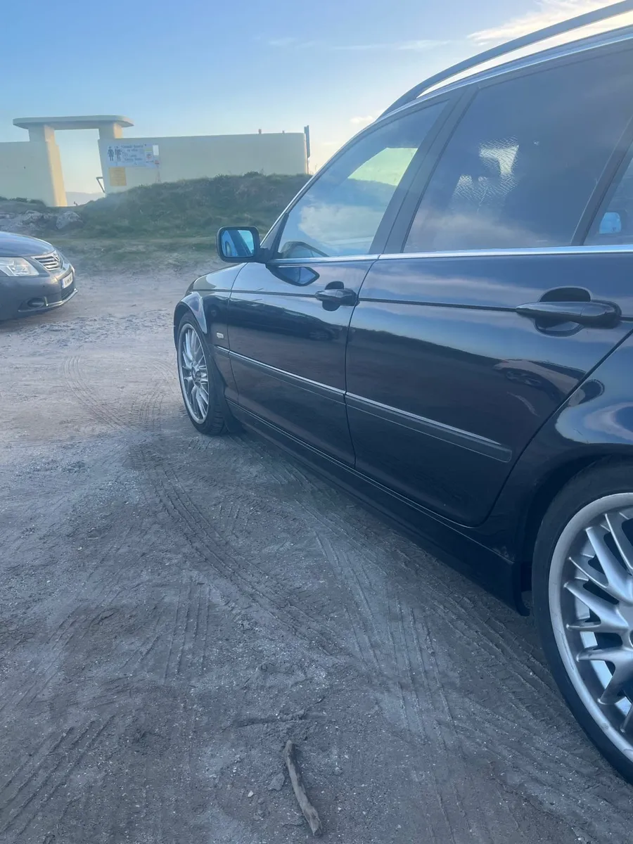 BMW E46 330i Manual Touring / Estate - Image 2