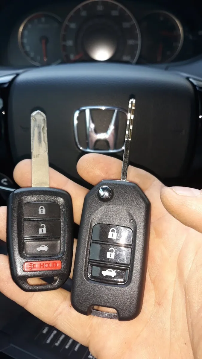 Car keys - Image 4