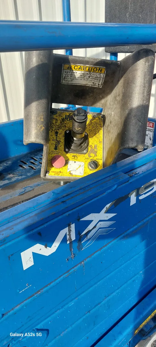 Scissor Lift Upright MX 19 - Image 2