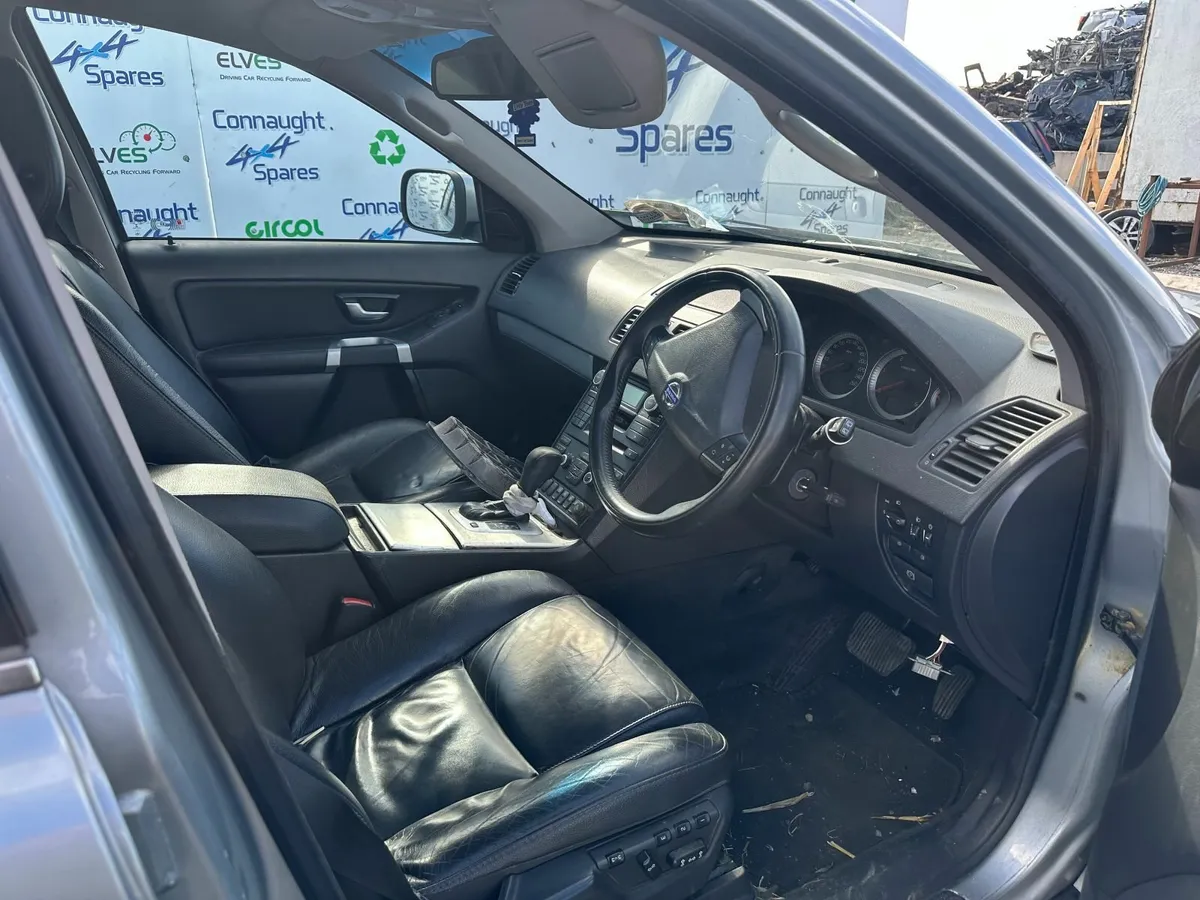 2014 XC90 2.4D JUST IN FOR BEAKING - Image 4