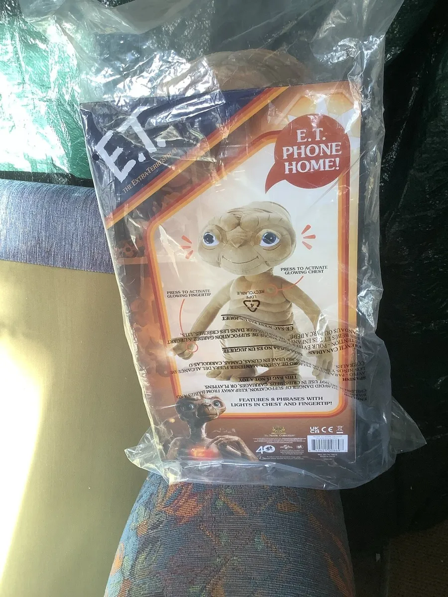 BRAND NEW LARGE ET IN SEALED PACK. - Image 2