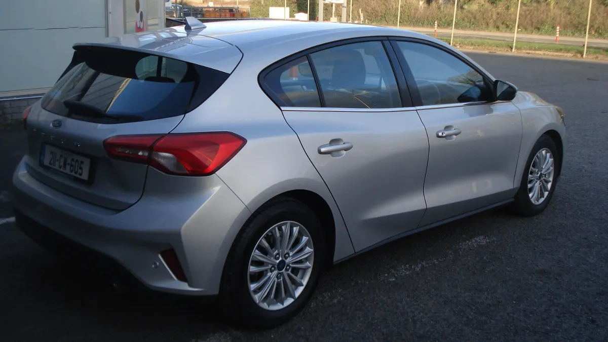 Ford Focus 2021 - Image 2