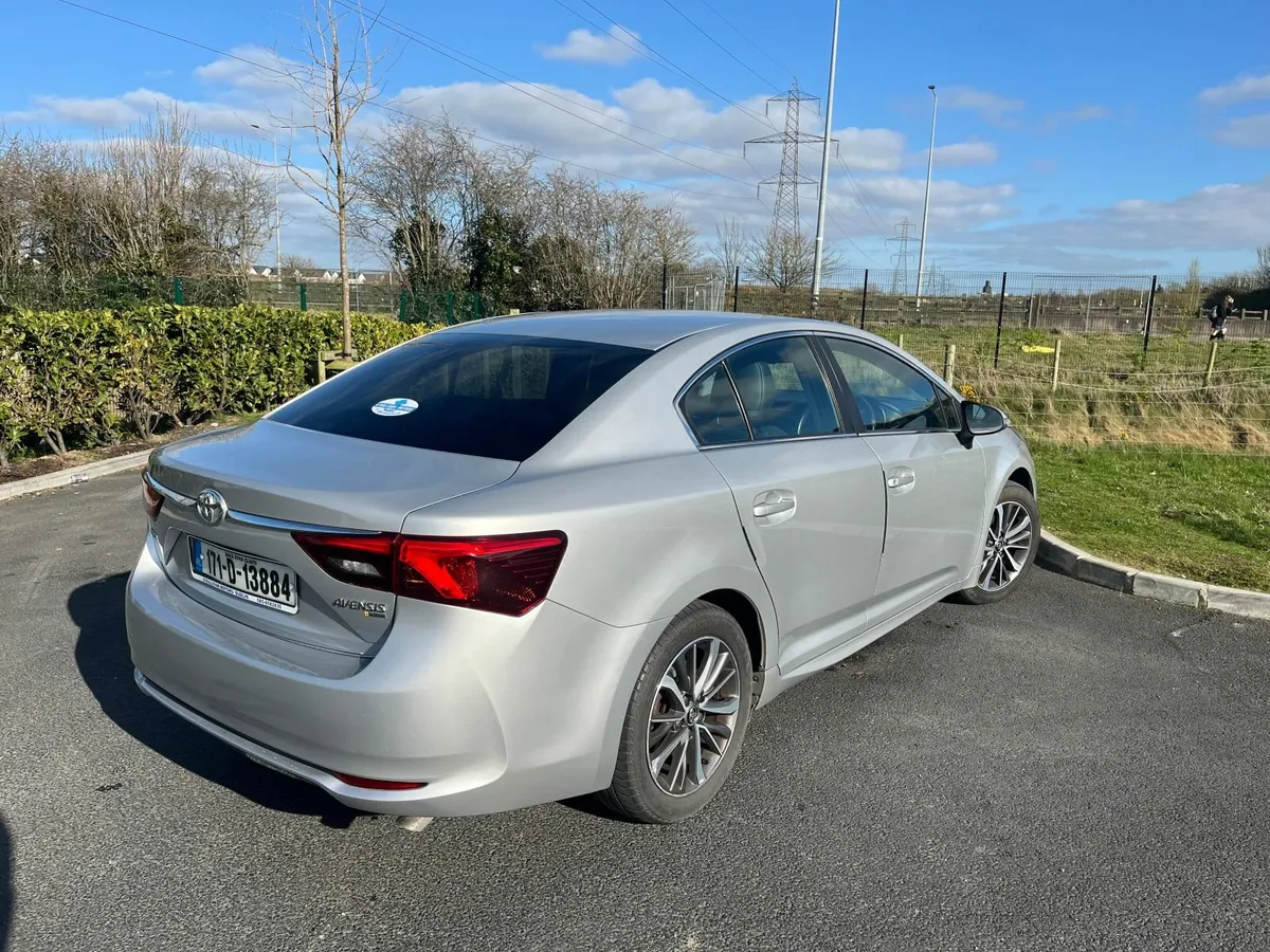 Toyota Avensis 2017 - Image 2