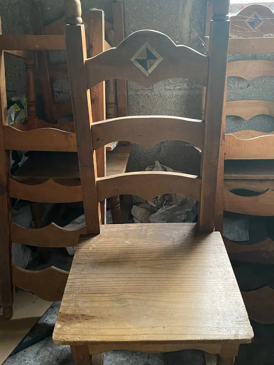 Dining table and chairs - Image 2