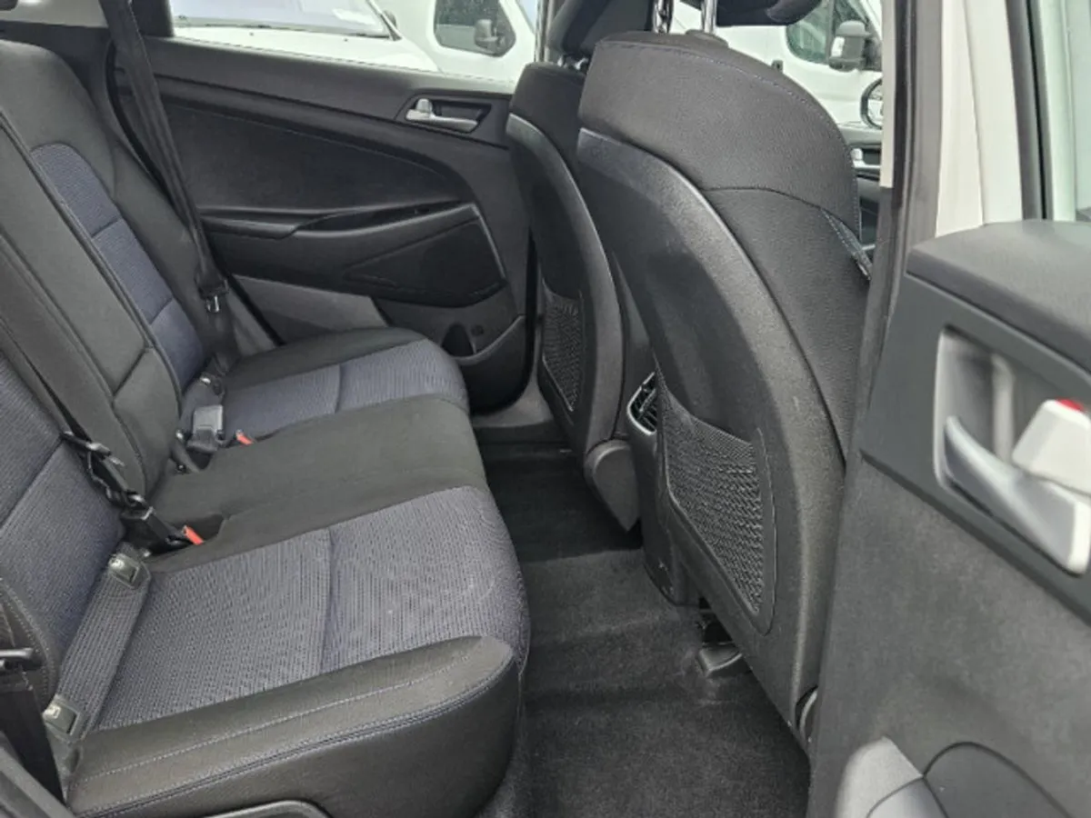 Hyundai Tucson 1.7 Crdi SE NAV Bl/dr 5DR - Image 4