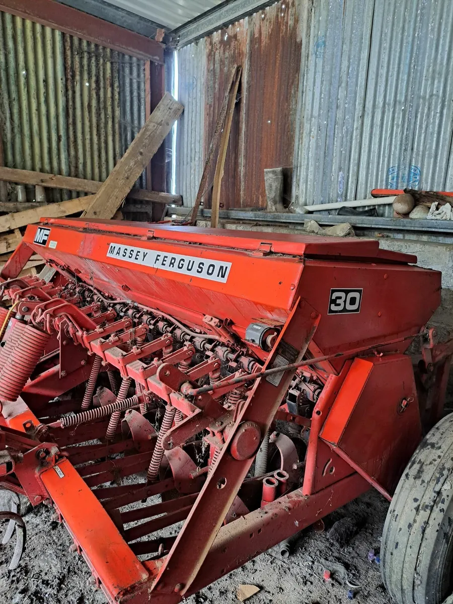 Corn drill - Image 1