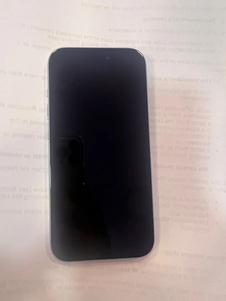 iPhone 15 - Image 4