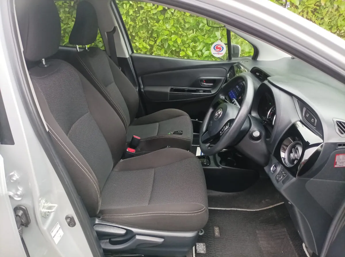 IMMACULATE 2019 TOYOTA YARIS 1.3 AUTOMATIC - Image 3