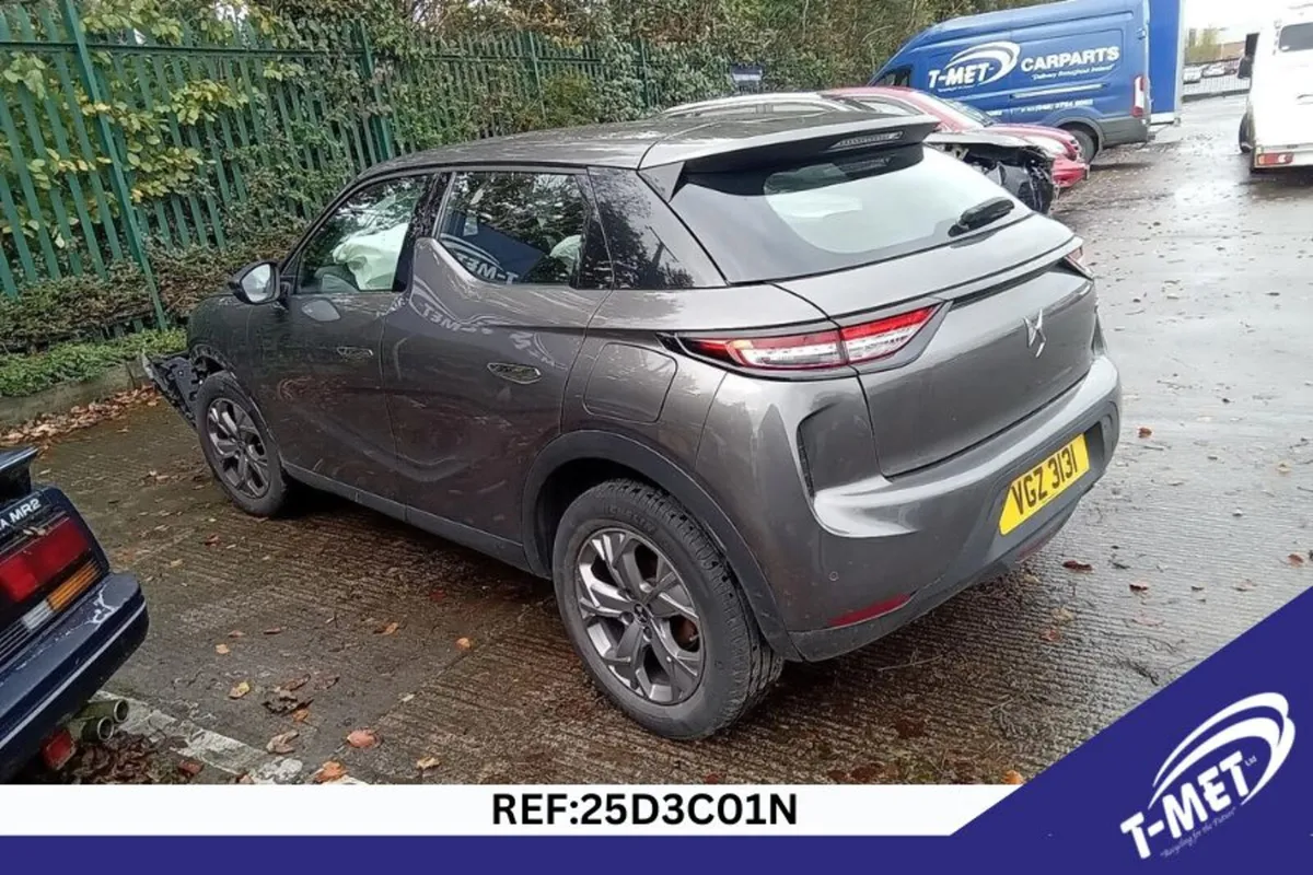 2021 DS 3 CROSSBACK BREAKING FOR PARTS - Image 3