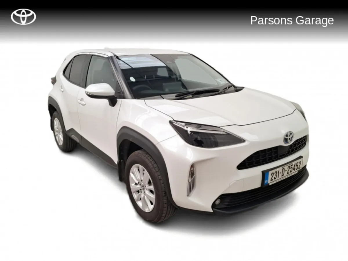 Toyota Yaris CR LUNA 4DR AUTO CROSS - Image 1