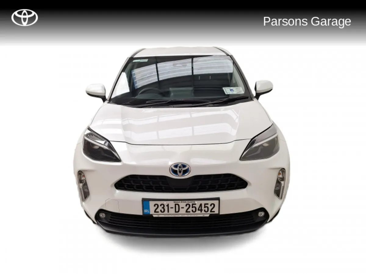 Toyota Yaris CR LUNA 4DR AUTO CROSS - Image 2