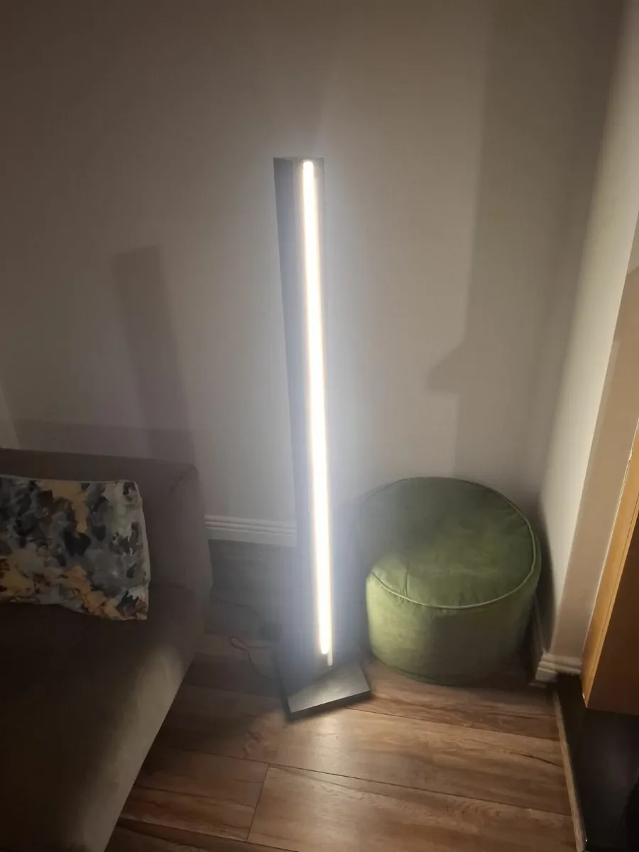 Floor lamp wooden block - Image 1