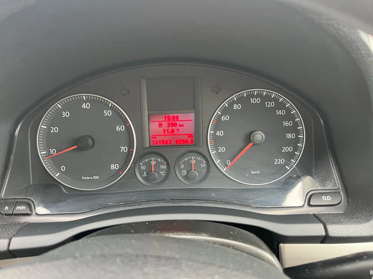 Volkswagen Golf 08 - Image 3