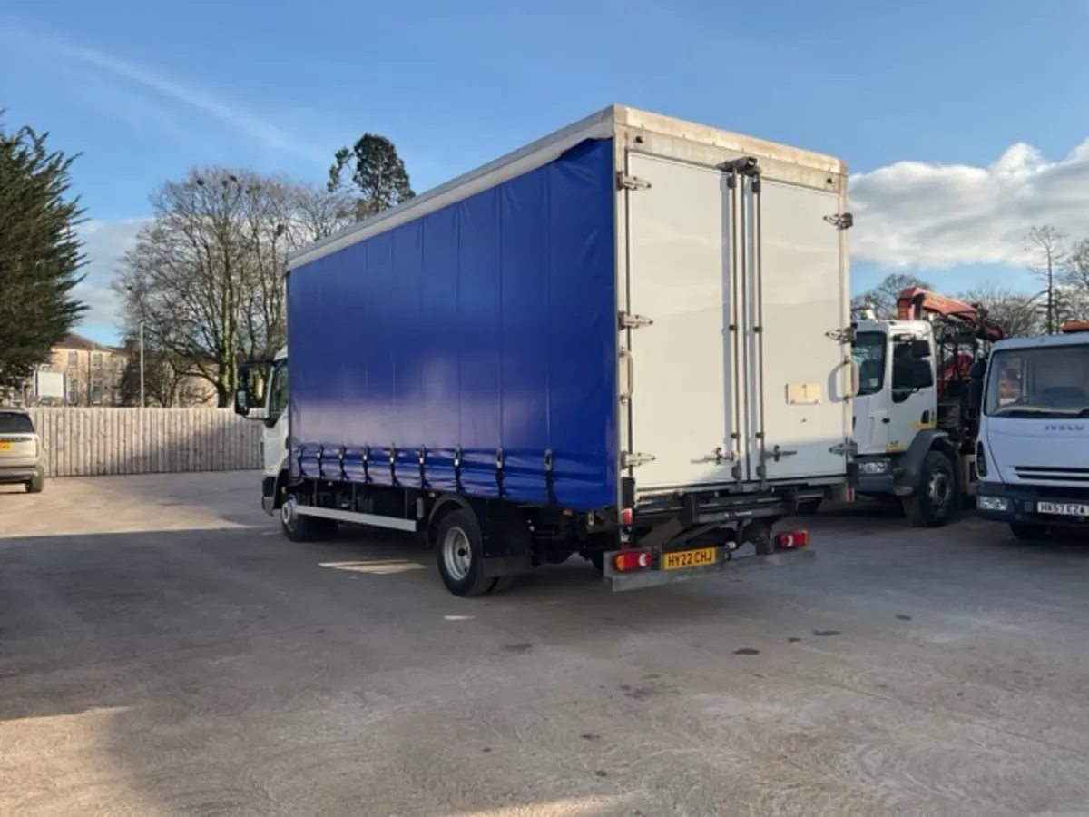 2022 DAF LF180 4x2 Curtainsider - Image 4