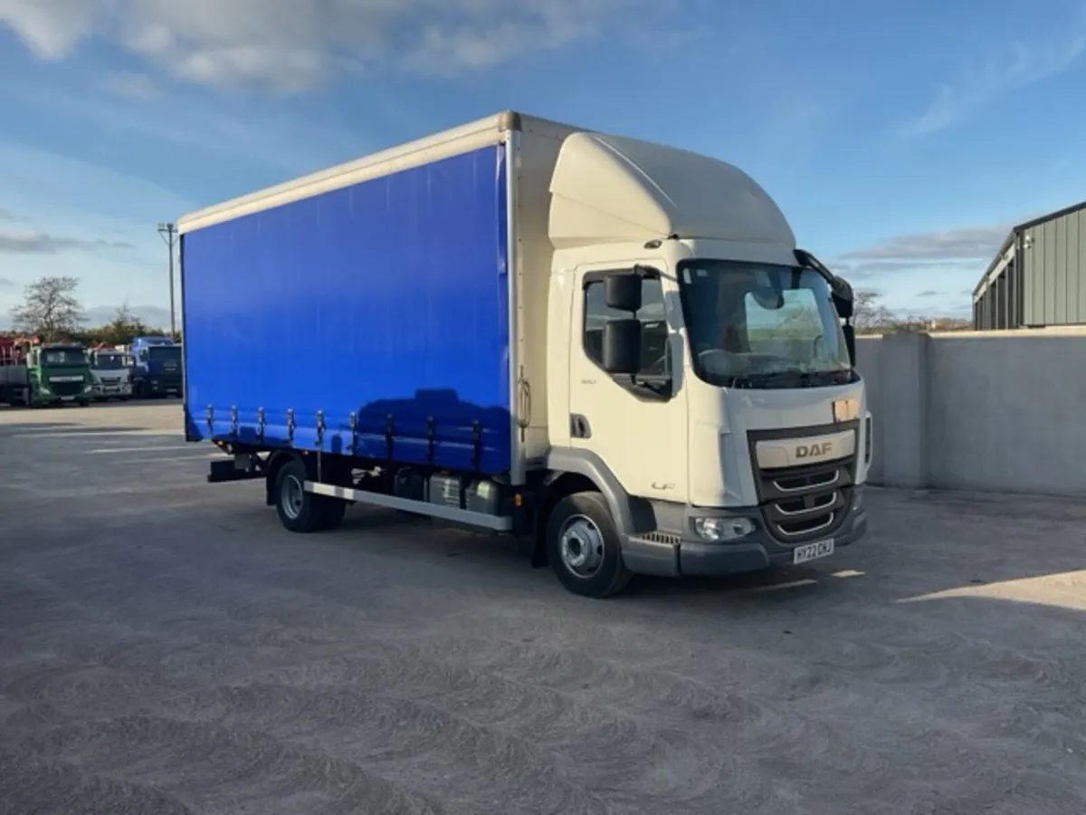 2022 DAF LF180 4x2 Curtainsider - Image 1