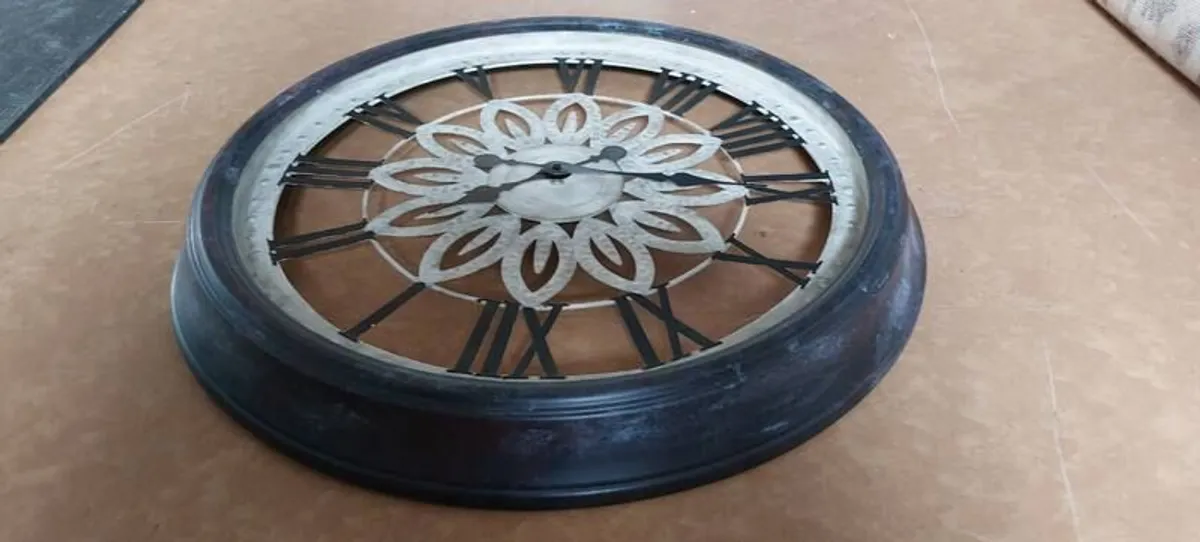 Kitchen/living room clock - Image 3