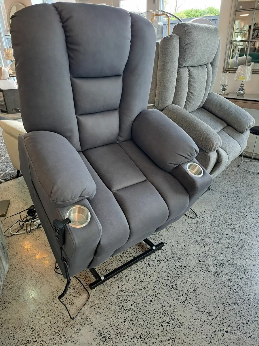 Lift and rise armchair - Image 1