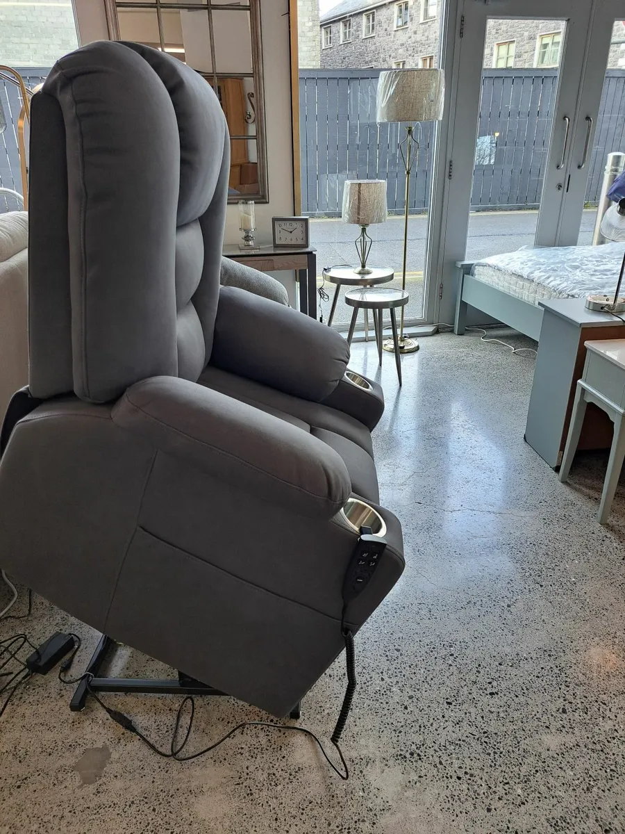Lift and rise armchair - Image 2