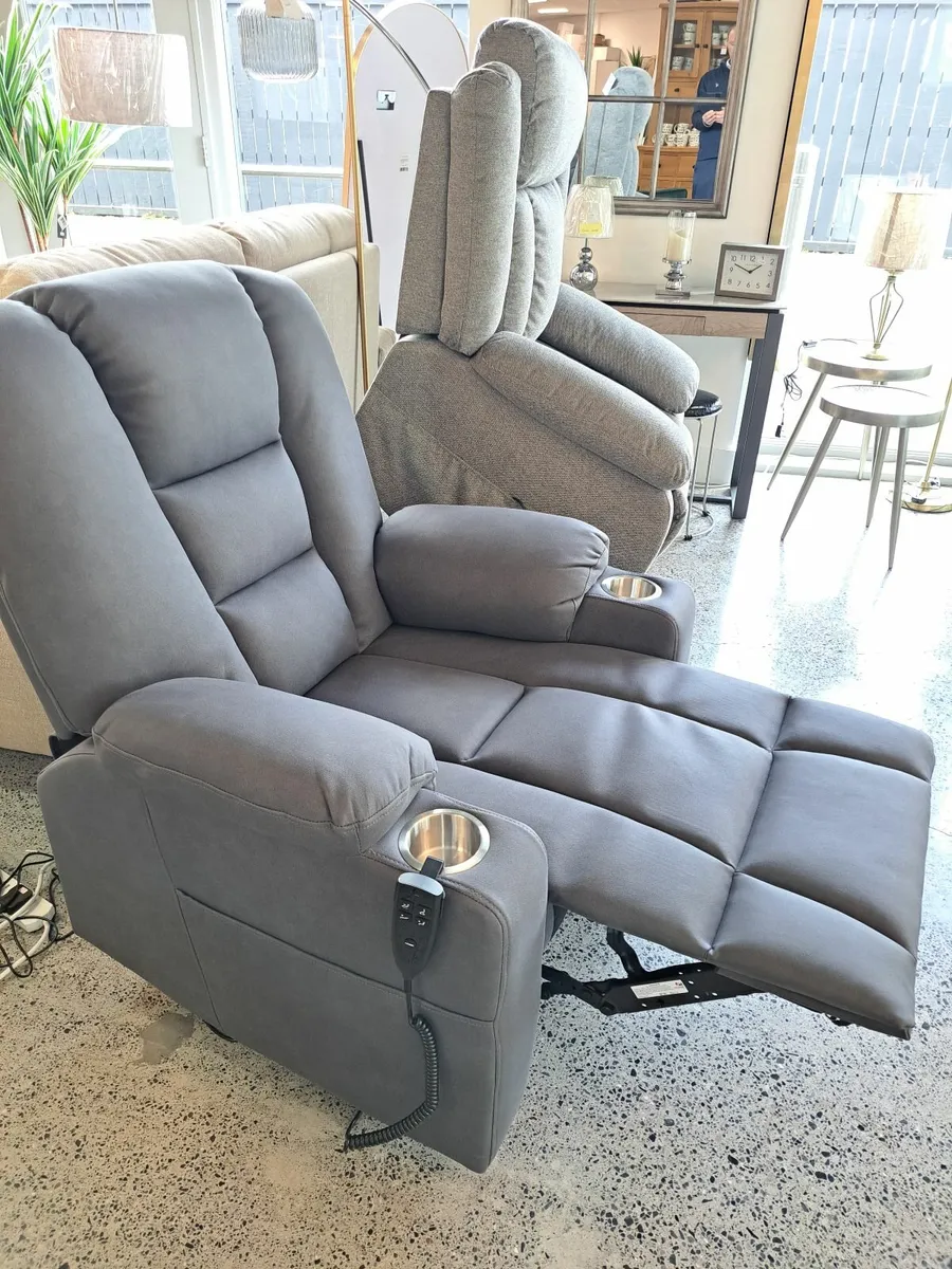 Lift and rise armchair - Image 3