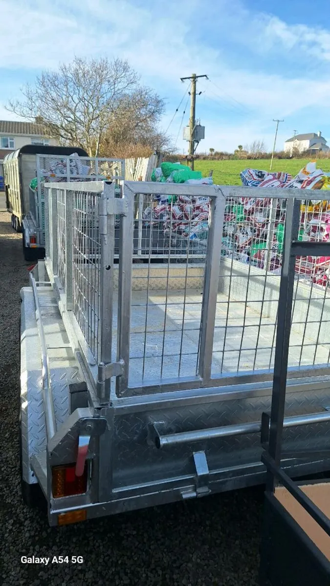 Trailers - Image 3