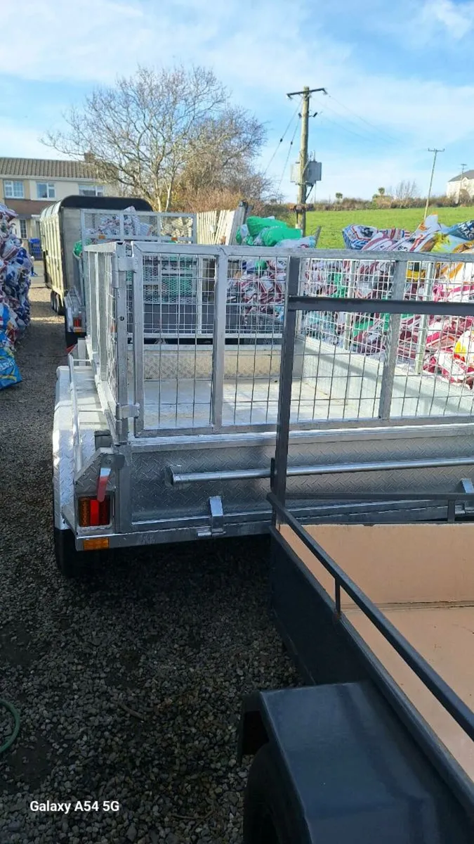Trailers - Image 4