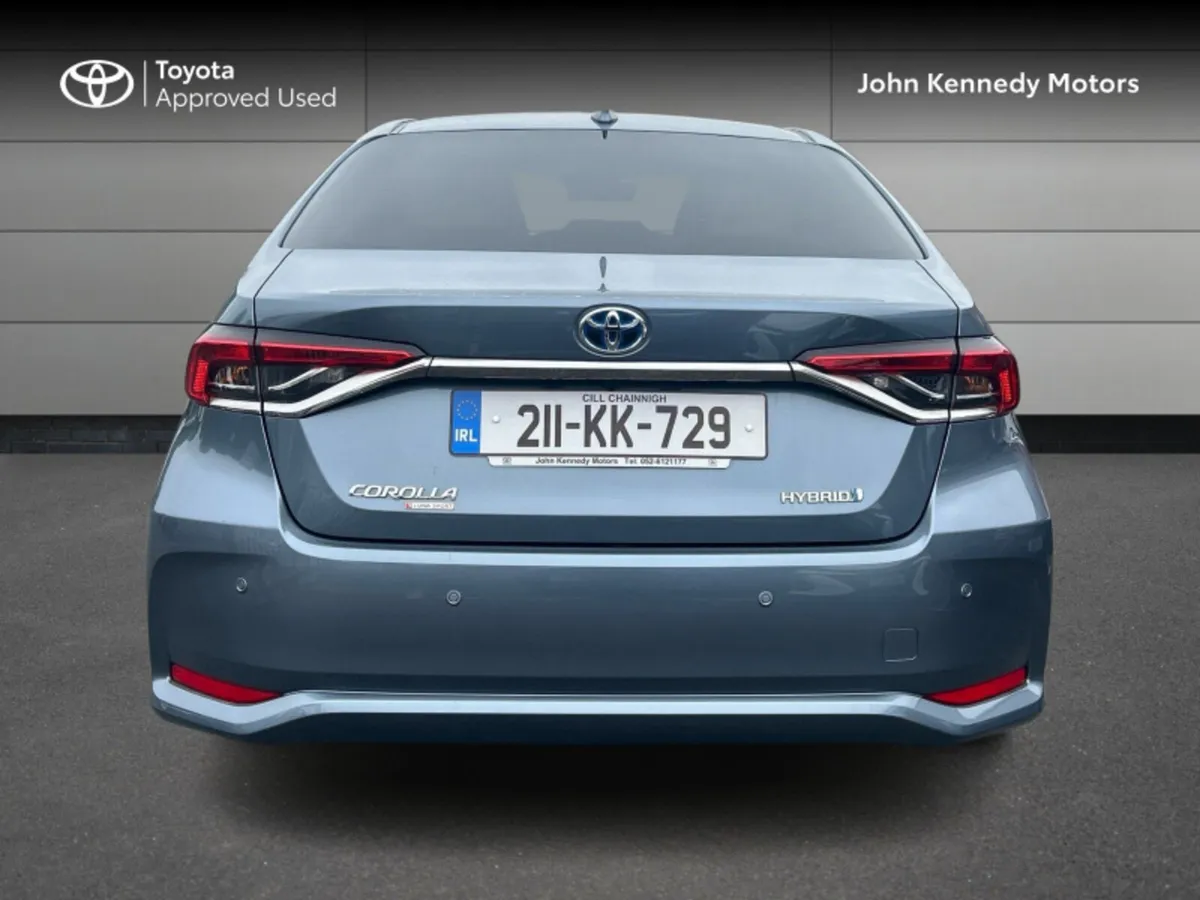 Toyota Corolla HYBRID LUNA SPORT 4DR AUTO - Image 4
