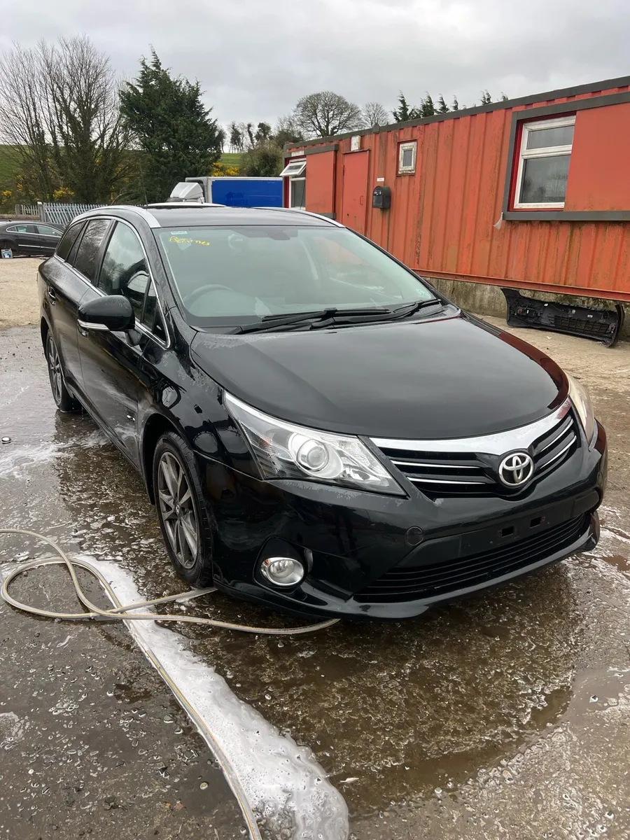 TOYOTA AVENSIS 2.0 D4D FOR BREAKING - Image 1