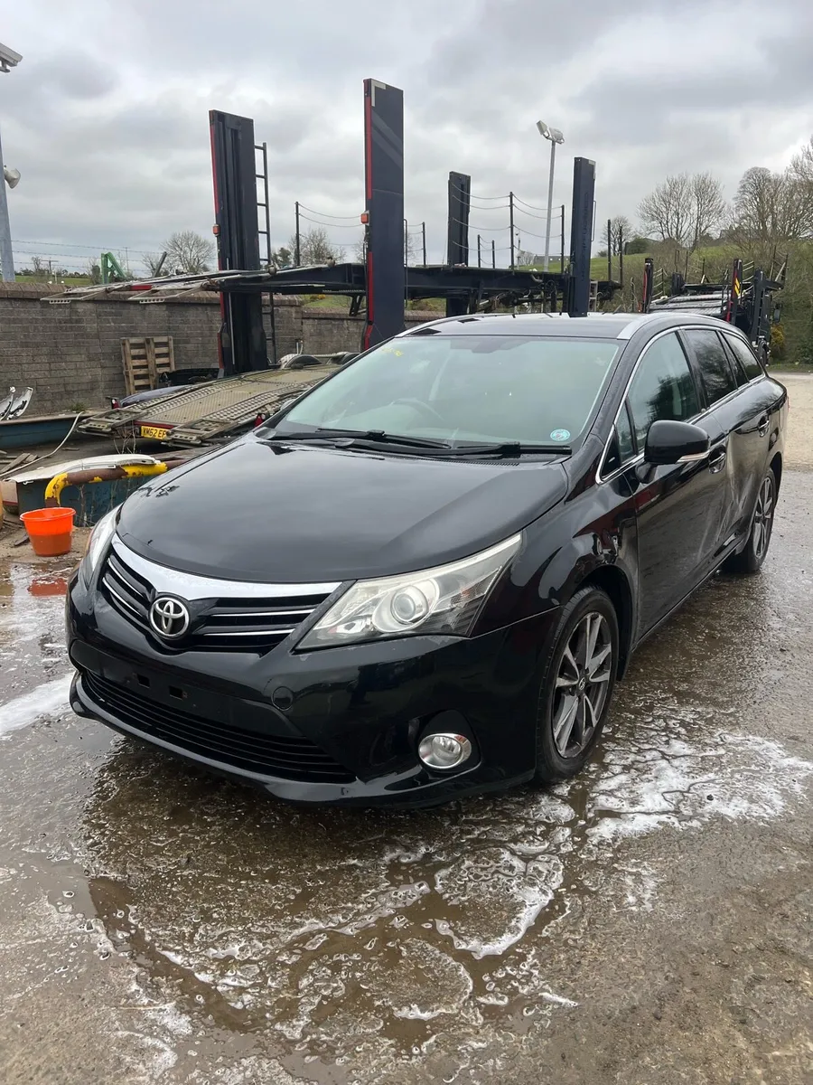 TOYOTA AVENSIS 2.0 D4D FOR BREAKING - Image 2