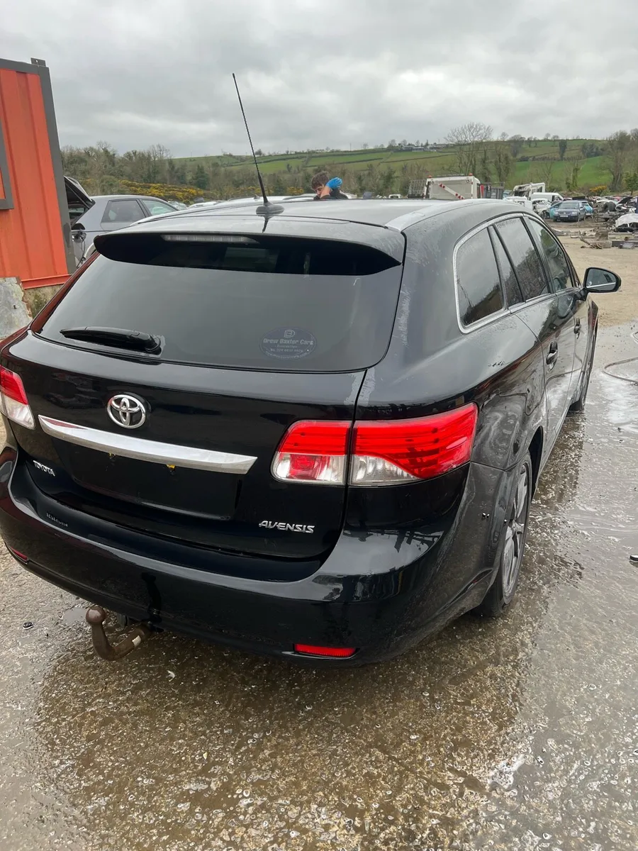 TOYOTA AVENSIS 2.0 D4D FOR BREAKING - Image 3